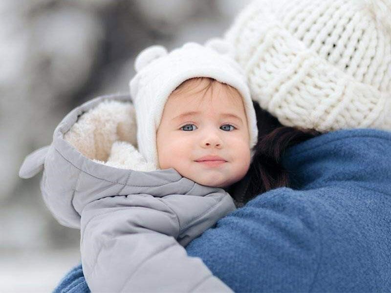 پوشاندن لباس گرم به نوزاد