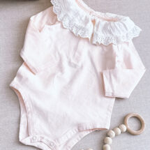 بادی دخترانه برند Cotton مدل یقه گیپوری گلبهی