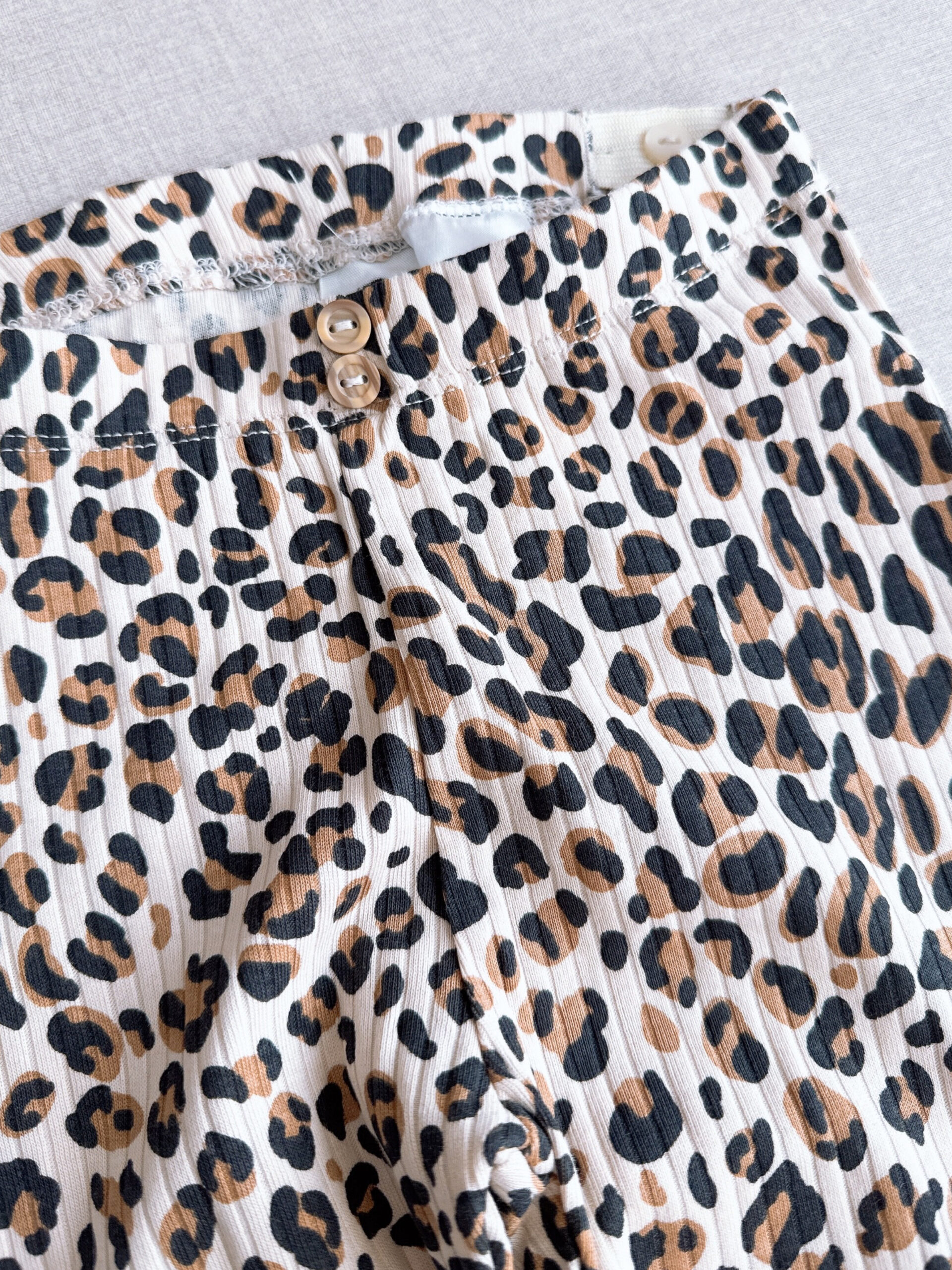 شلوار بچه گانه برند H&M کبریتی پلنگی - Image 2